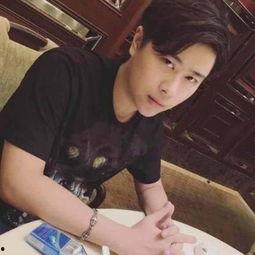 吃瓜直播间爆料娱乐圈吃笋的主播,揭秘直播间的美食诱惑